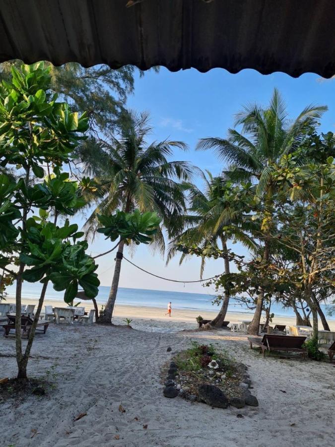 ฟ็อก บีช เฮ้าส์ Hotel เกาะพยาม ภายนอก รูปภาพ